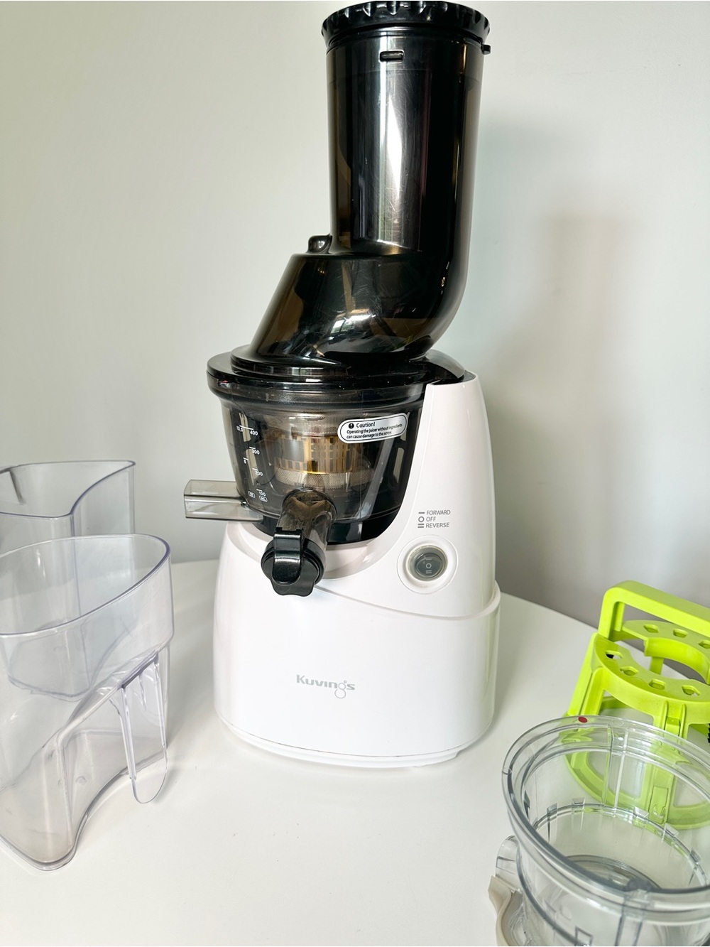 Kuvings Whole Slow Juicer B6000S Vertical Masticating Juicer White ULD-622NB